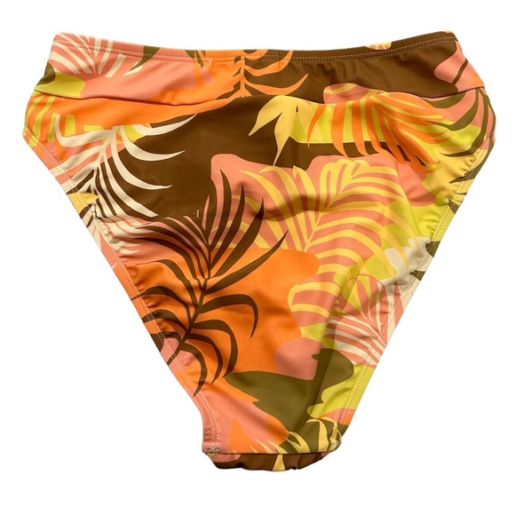 Sanctuary v-wire bandeau bikini top with V waist bikini bottom Size Medium NWT - Picture 6 of 10